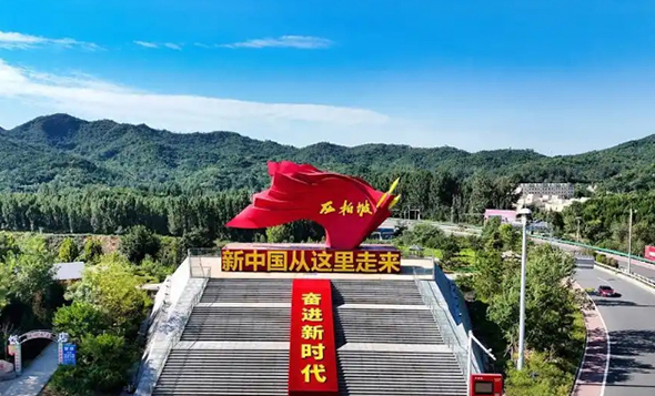 在 38℃的高温下触摸革命历史的温度